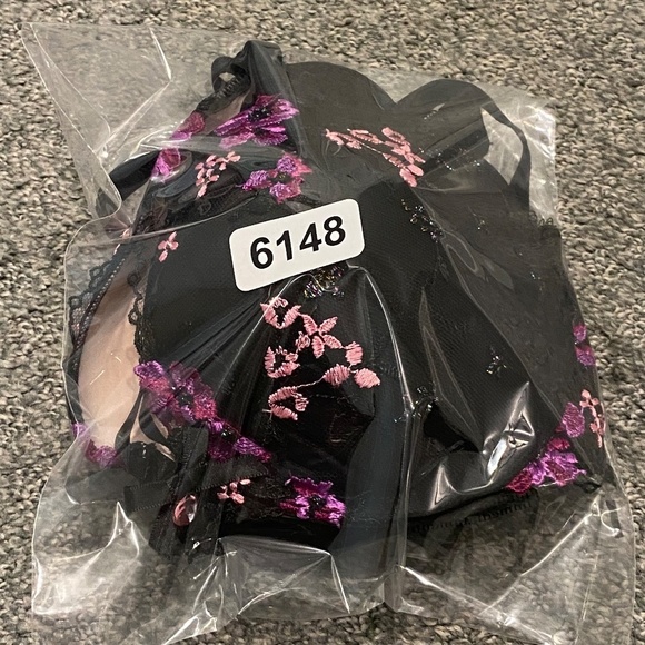 New! Victoria's Secret Very Sexy lace Push Up embroidery black floral, 16148 - Picture 14 of 14